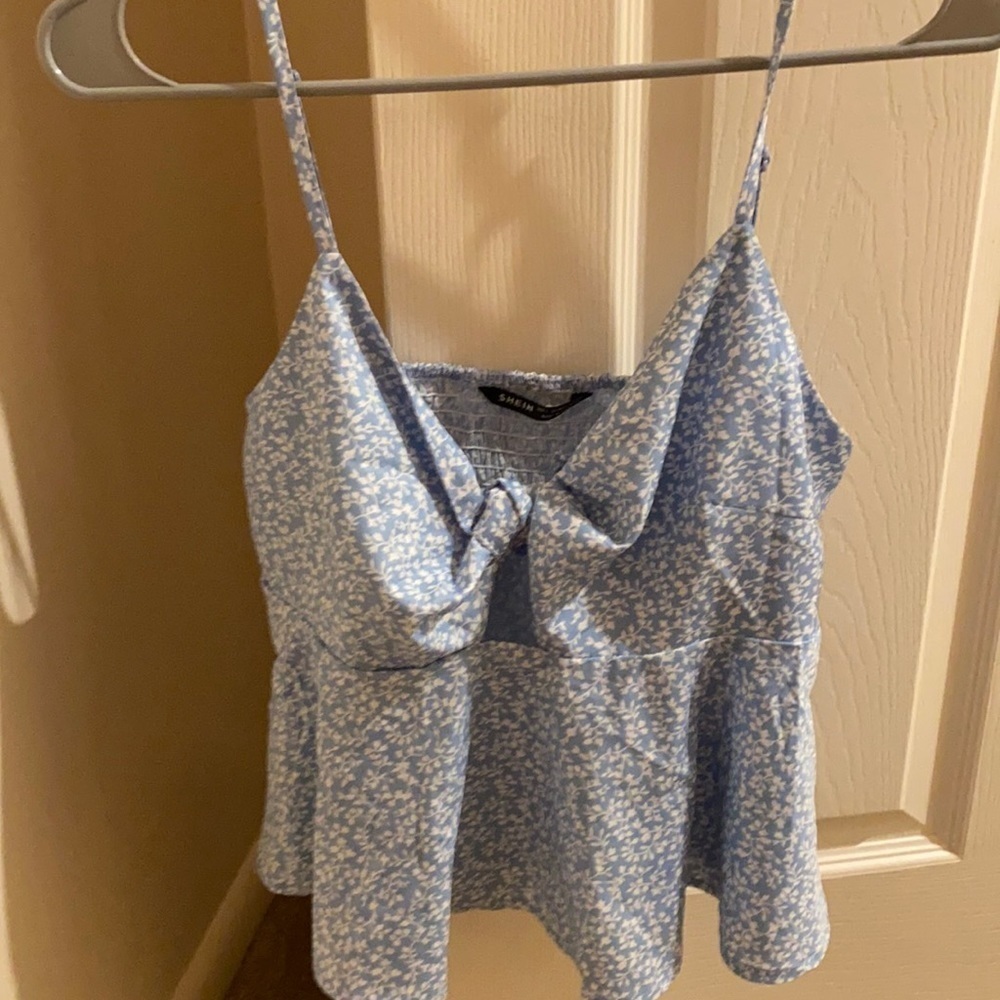 New! Light blue floral tank top women’s size L
